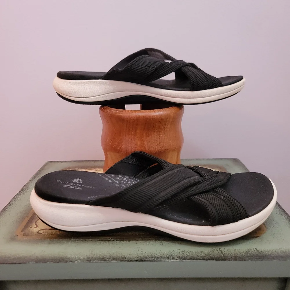 Cloudsteppers By Clarks Black Crisscross Slides Size 7 - Picture 2 of 8